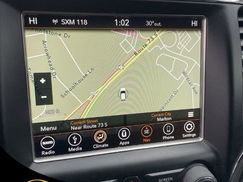 Used 2018 Jeep Grand Cherokee Laredo image 14