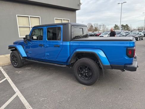 Used 2021 Jeep Gladiator Sport image 15