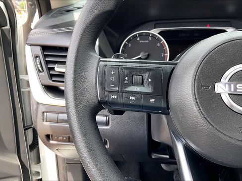 Used 2024 Nissan Rogue SV AWD/4WD image 24