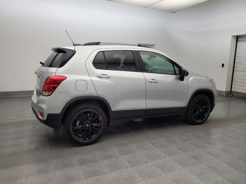 Used 2020 Chevrolet Trax LT w/ Redline Edition AWD/4WD image 10