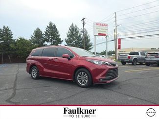 Used 2026 Toyota Sienna XLE FWD video 1