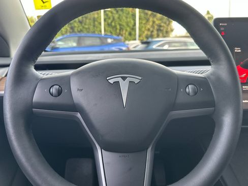 Used 2023 Tesla Model 3 Standard Range image 22