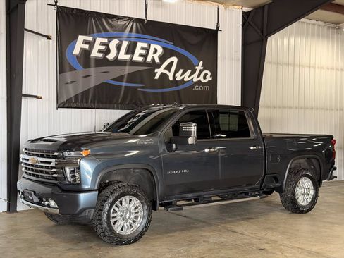 Used 2020 Chevrolet Silverado 3500 High Country AWD/4WD image 2