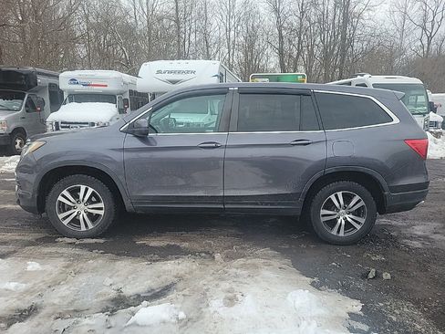 Used 2018 Honda Pilot EX image 10