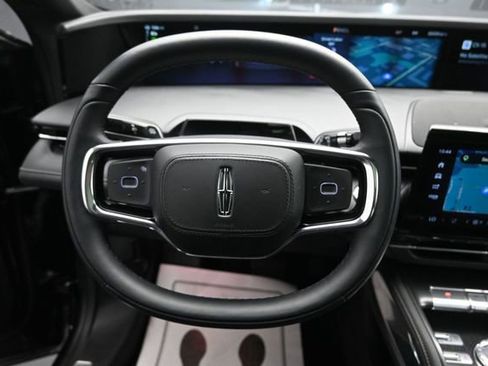 Certified 2025 Lincoln Nautilus Reserve AWD/4WD image 16