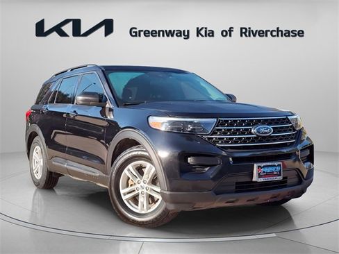 Used 2022 Ford Explorer XLT image 1