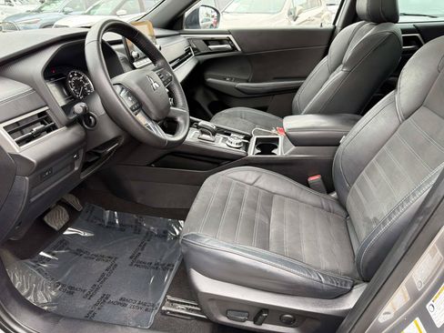 Used 2022 Mitsubishi Outlander SE AWD/4WD image 15