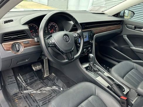 Used 2020 Volkswagen Passat 2.0T SEL FWD image 33