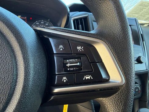 Used 2019 Subaru Crosstrek 2.0i w/ Eyesight System image 30