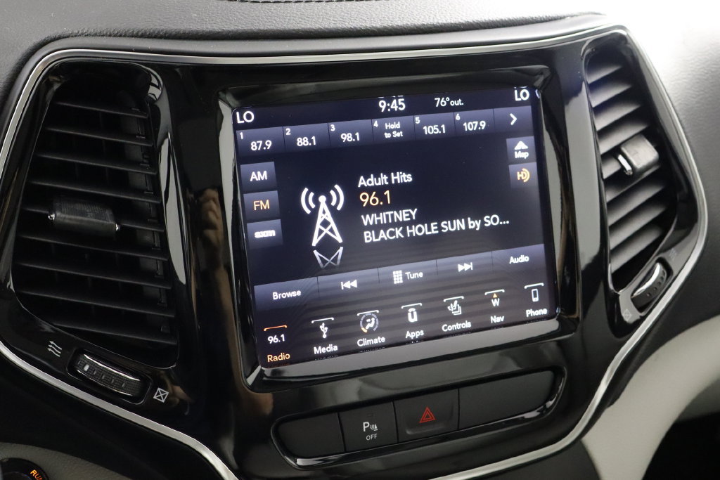 Used 2019 Jeep Cherokee Limited FWD image 32