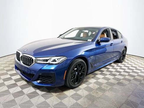 Used 2022 BMW 530e w/ Executive Package image 7