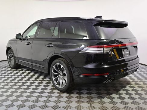 New 2026 Lincoln Aviator AWD image 3