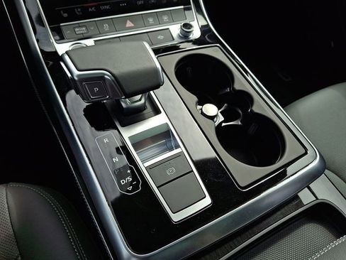 Used 2025 Audi Q8 Premium Plus w/ Premium Plus Package image 15