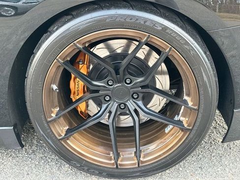 Used 2011 Nissan GT-R Premium image 15