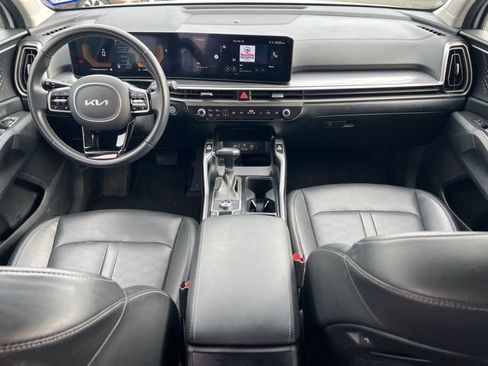 Certified 2024 Kia Sorento S image 10