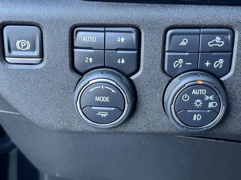 Used 2024 Chevrolet Silverado 2500 LTZ w/ LTZ Convenience Package image 11