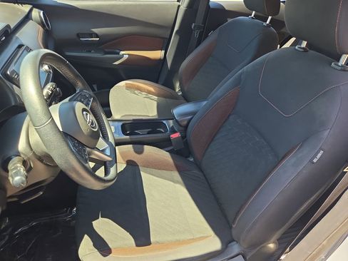 Used 2022 Nissan Kicks SR FWD image 17