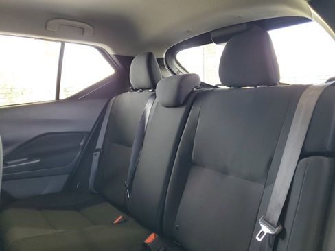 Used 2023 Nissan Kicks S FWD image 7