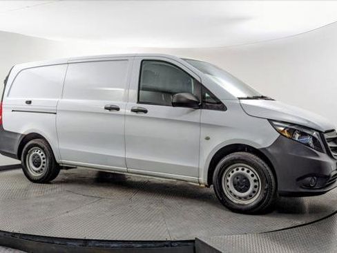 Used 2021 Mercedes-Benz Metris image 11