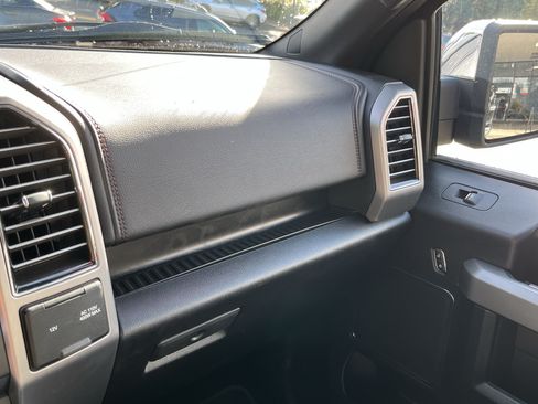 Used 2019 Ford F150 Platinum w/ Equipment Group 701A Luxury AWD/4WD image 28