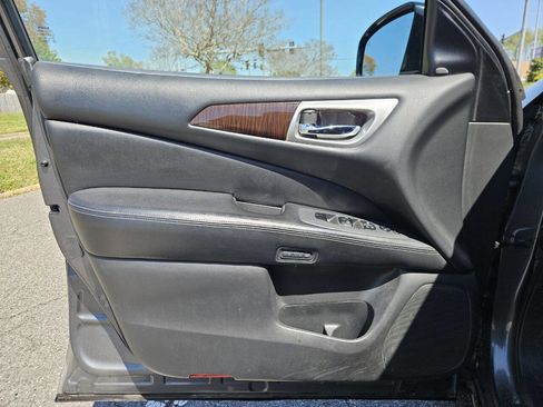 Used 2015 Nissan Pathfinder SL w/ SL Premium Package image 12