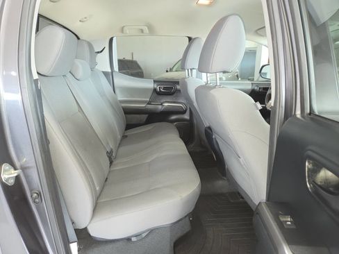 Used 2017 Toyota Tacoma SR5 AWD/4WD image 24