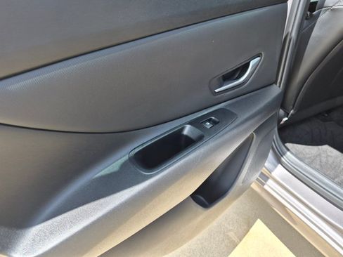 Used 2023 Hyundai Elantra Limited FWD image 26