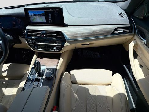 Used 2023 BMW 540i w/ Premium Package RWD image 18