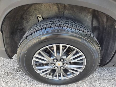 Used 2025 Chevrolet Traverse LT AWD/4WD image 20