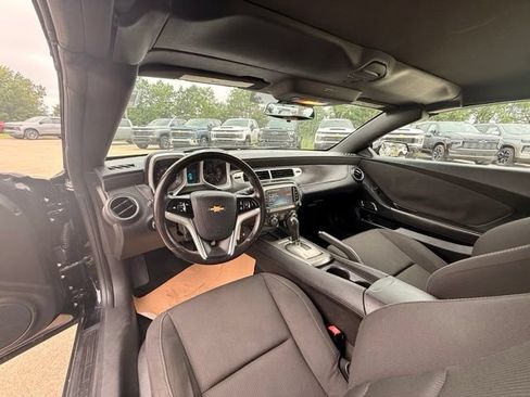 Used 2015 Chevrolet Camaro LT RWD image 19