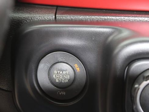 Used 2022 Jeep Wrangler Unlimited Rubicon w/ LED Lighting Group AWD/4WD image 20