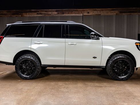 Used 2025 Ford Expedition King Ranch image 11