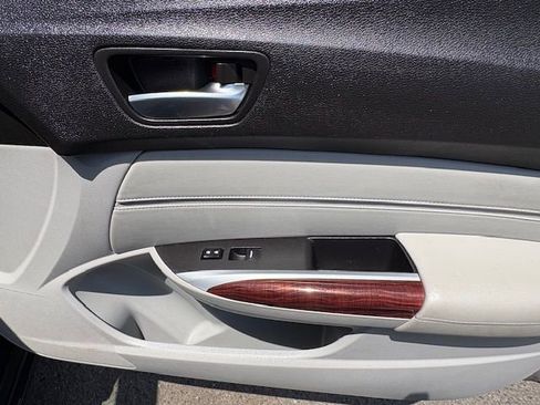 Used 2015 Acura TLX FWD image 19