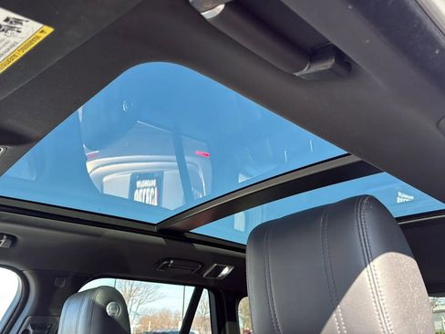 Used 2017 Land Rover Range Rover HSE image 8