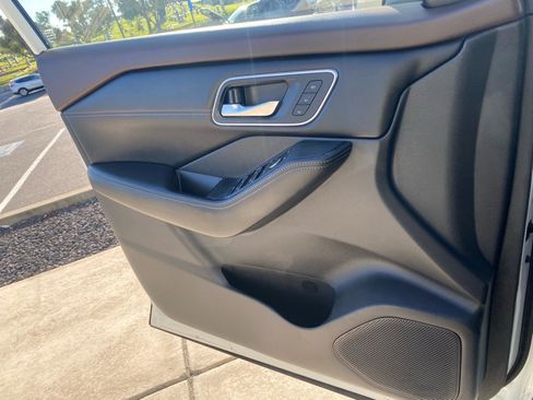 Used 2023 Nissan Rogue Platinum w/ Platinum Premium Package image 32