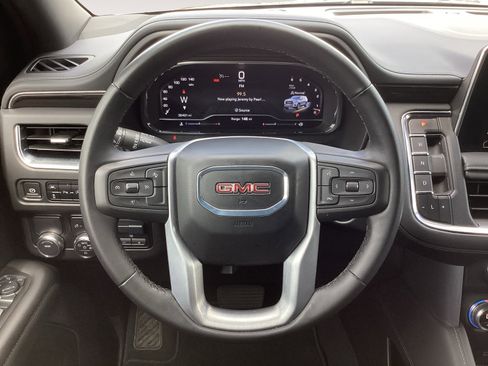 Used 2024 GMC Yukon SLE w/ Gmc Pro Safety Plus Package RWD image 15