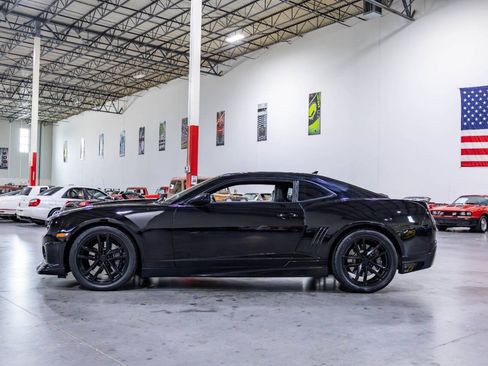 Used 2010 Chevrolet Camaro SS w/ RS Package RWD image 4