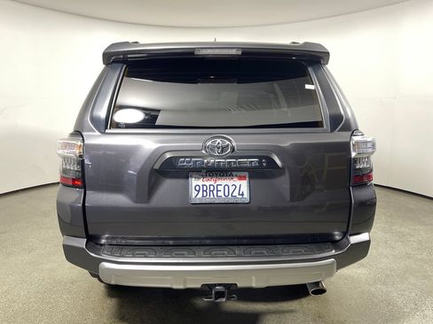 Certified 2022 Toyota 4Runner TRD Off-Road AWD/4WD image 4
