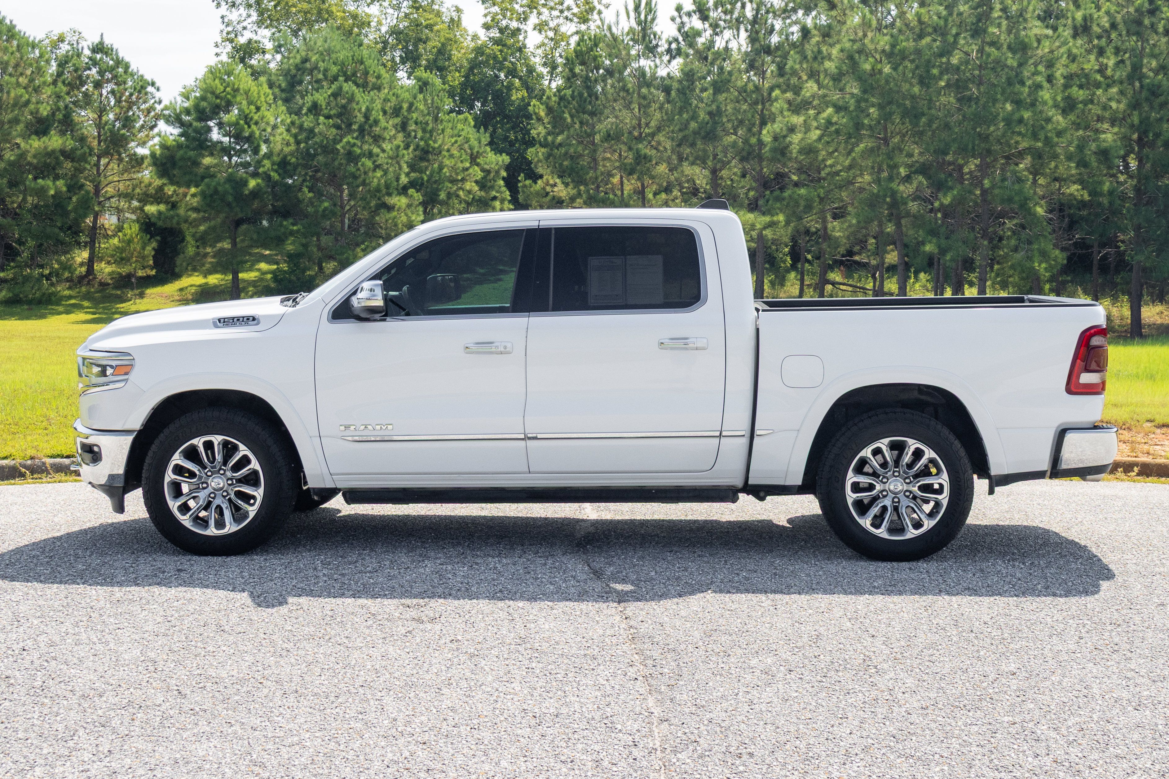 Used 2019 RAM 1500 Limited AWD/4WD image 10