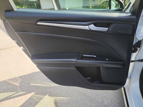 Used 2019 Ford Fusion Titanium image 28