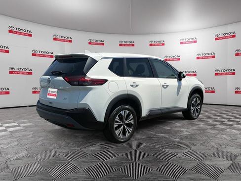 Used 2023 Nissan Rogue SV FWD image 5
