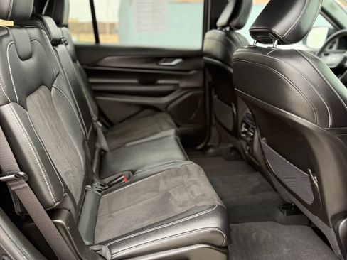 Used 2023 Jeep Grand Cherokee L Altitude image 20