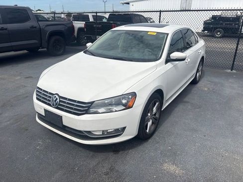 Used 2015 Volkswagen Passat 1.8T SEL Premium FWD image 1