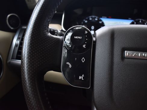 Used 2019 Land Rover Range Rover Sport HSE image 32