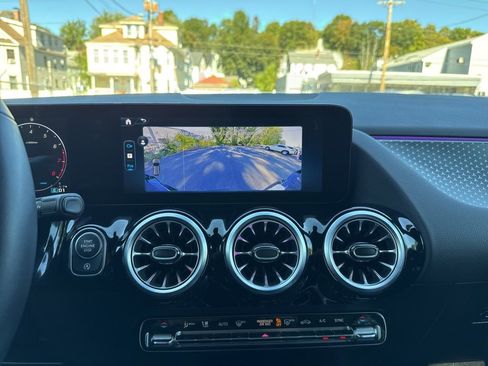 Certified 2025 Mercedes-Benz GLA 250 4MATIC image 31