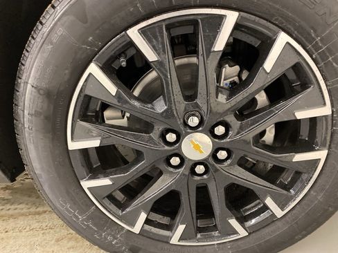 New 2026 Chevrolet Traverse LT w/ Sun and Wheel Package image 24