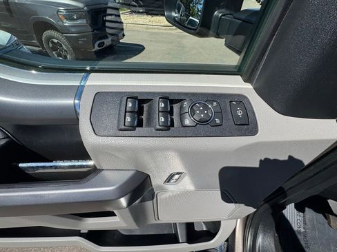 Used 2018 Ford F350 XLT w/ XLT Premium Package AWD/4WD image 16
