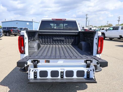New 2026 GMC Sierra 1500 SLT w/ SLT Premium Plus Package AWD/4WD image 5