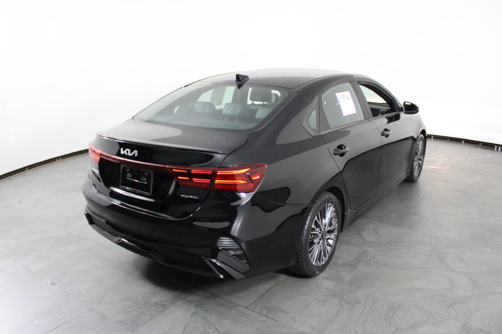 Used 2023 Kia Forte GT-Line w/ GT-Line Premium Package FWD image 3