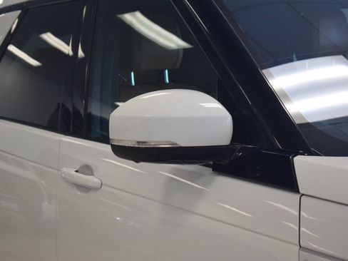 Used 2017 Land Rover Discovery HSE image 10